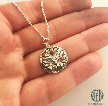 Personalized Daisy fingerprint necklace - Maya Belle Jewelry 